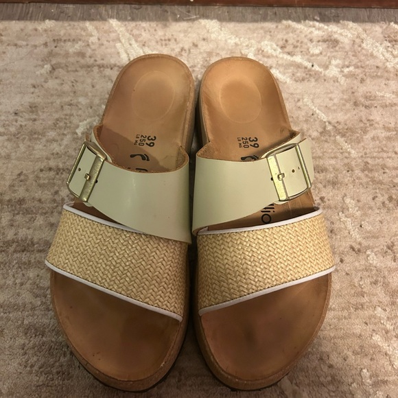 Birkenstock Shoes - Women’s Birkenstocks sandals